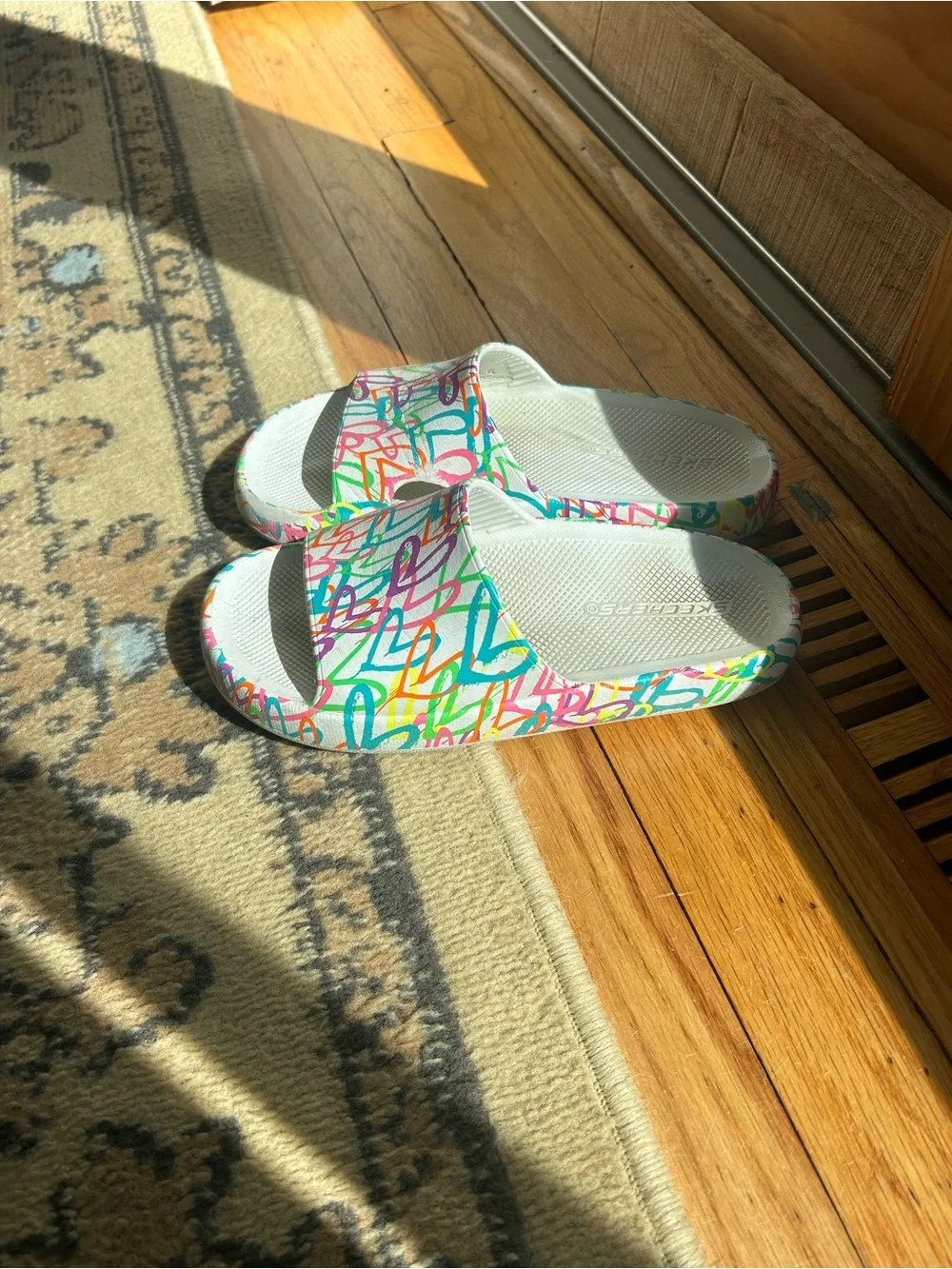 Sketcher playful multicolor